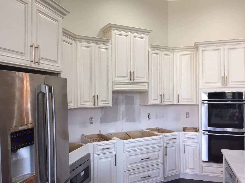 White Glazed — Full Kitchen Overview