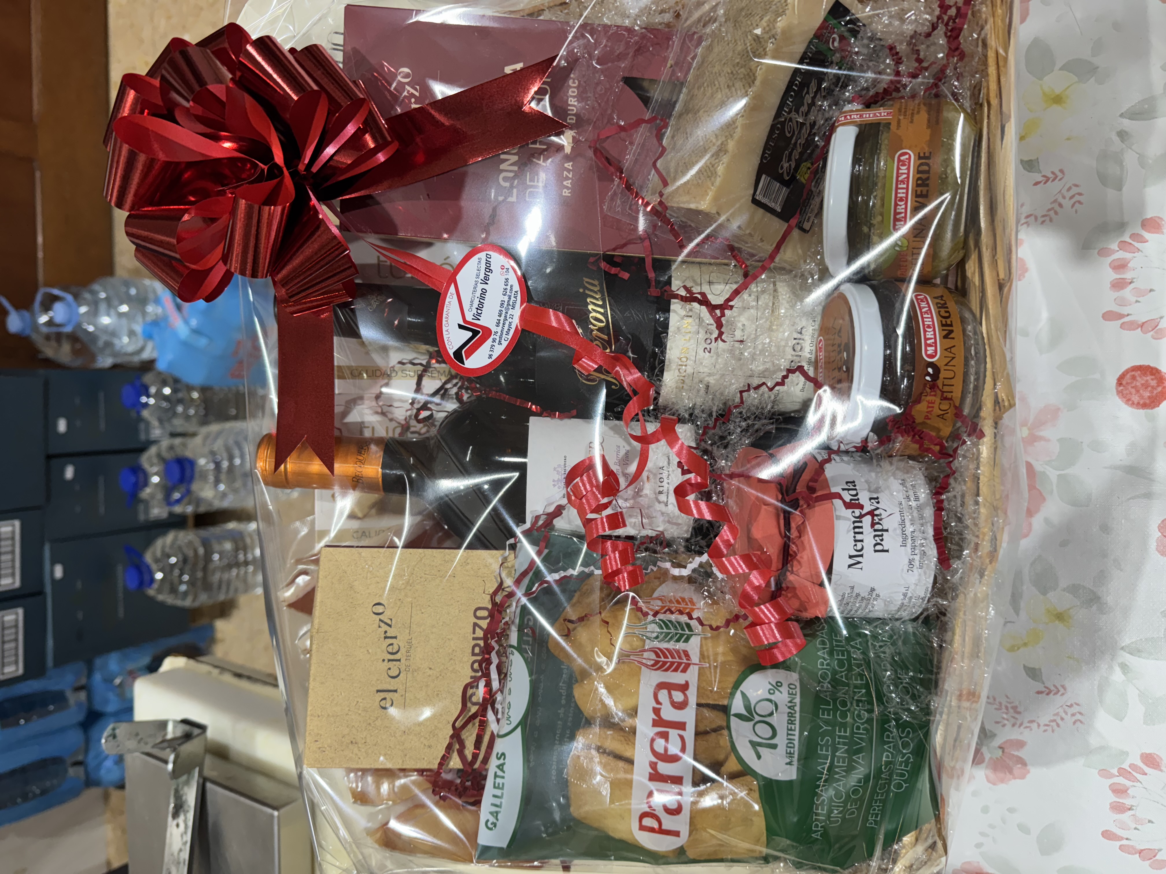 Selección de Cestas Regalo premium de Charcutería Victorino Vergara