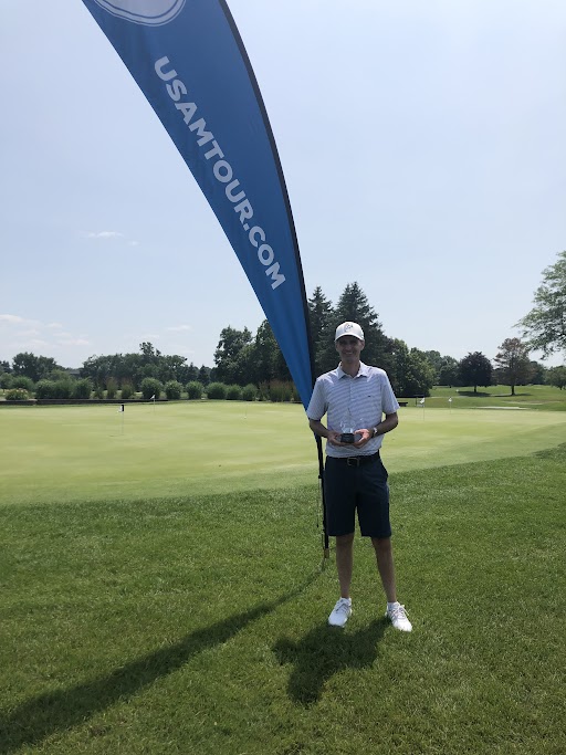Chris Anderson with tournament trophy