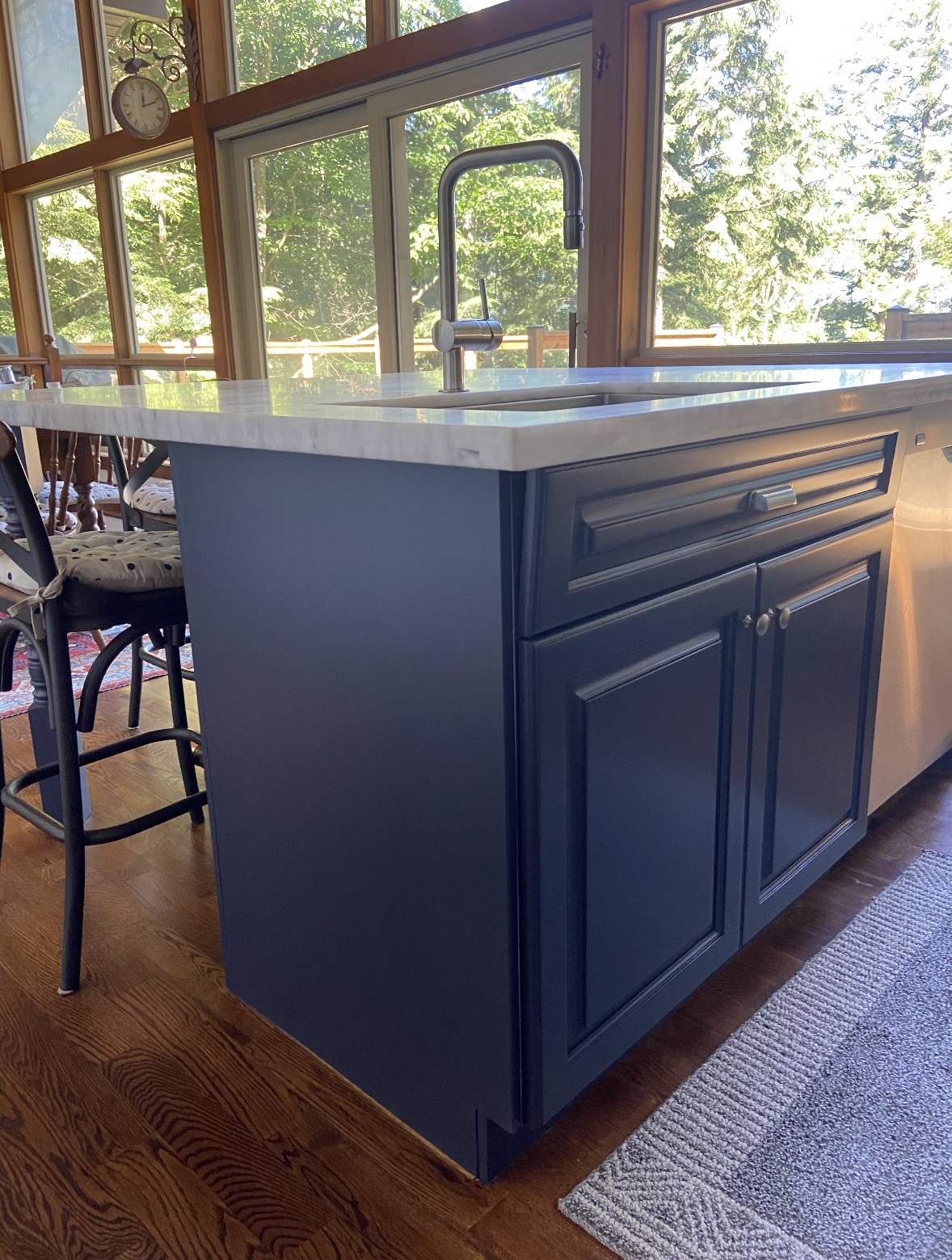 Cabinet Refinishing vs. Refacing: What's the Difference?