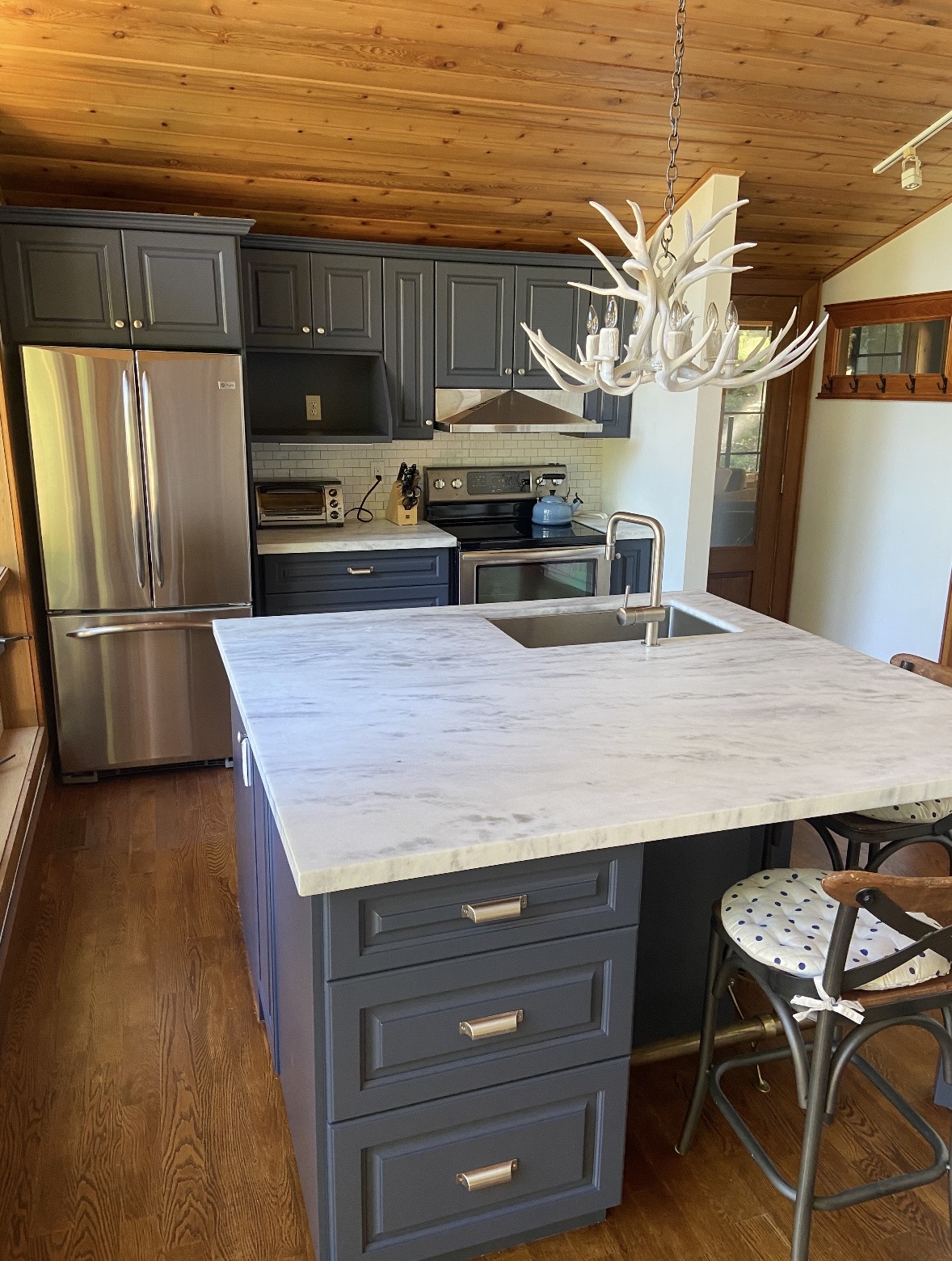 How Long Does a Sprayed Cabinet Finish Last?