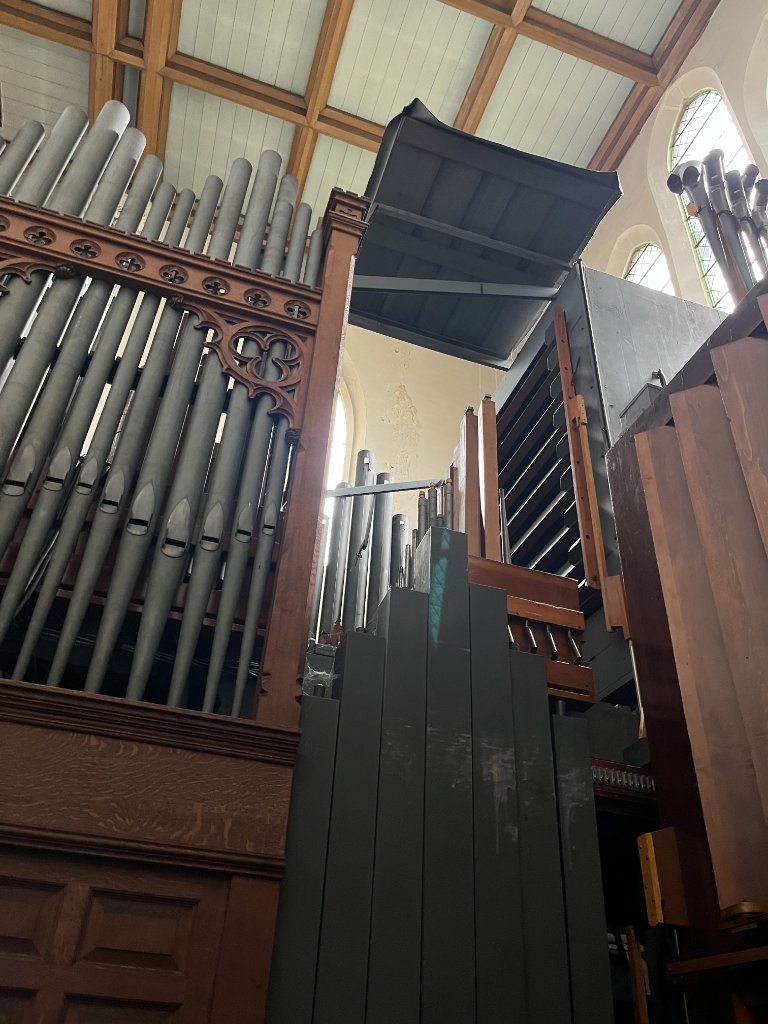 Restoring Atmosphere — The Apse And Pipe Organ At Christ Church
