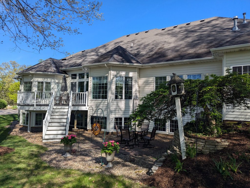 House washing and siding cleaning results on Fort Wayne Indiana home by Sleek Siding FW