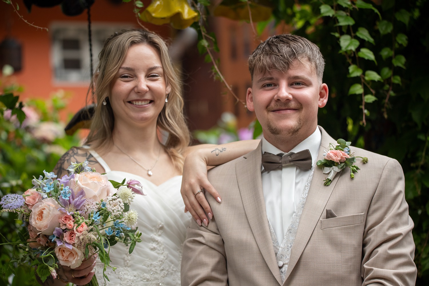 Hochzeitsfotograf Stralsund – Brautpaar-Shooting im Grünen bei Stralsund