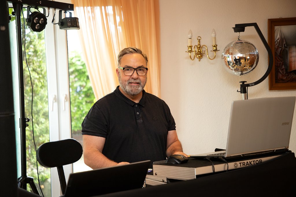DJ Karl-Heinz Fischer – Hochzeits-DJ & Fotograf für das Landkulturhaus Leyerhof Vorpommern