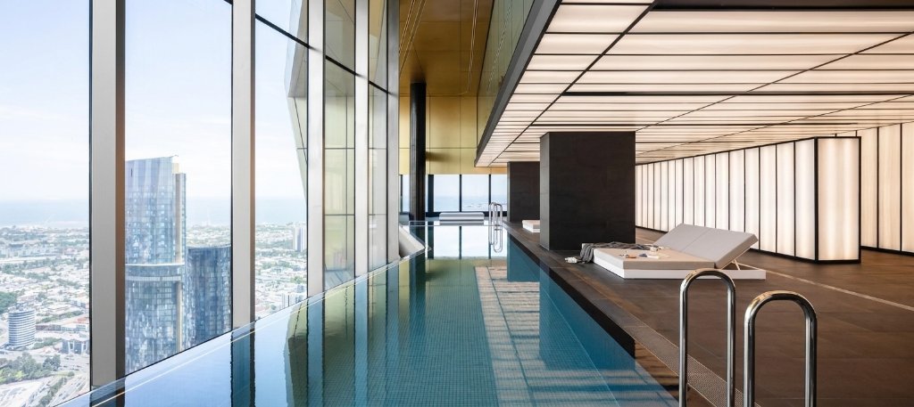 Level 70 Star Club Infinity Pool
