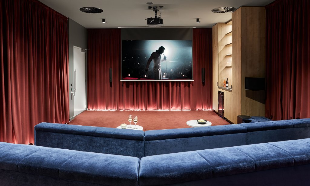Private cinema & karaoke