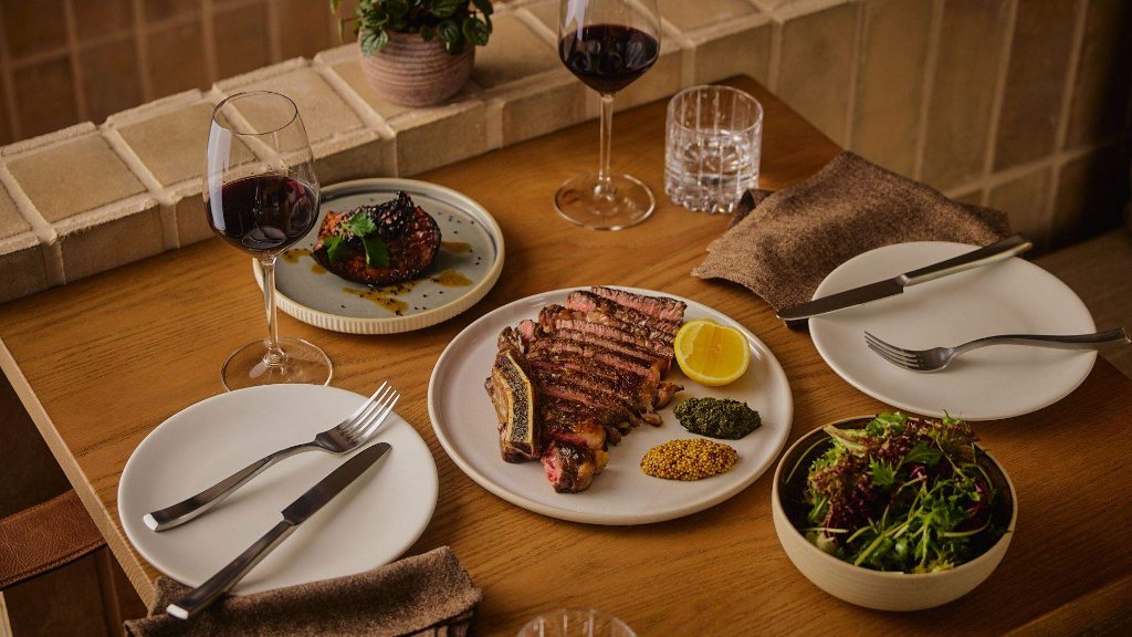 Signature dining by Mike McEnearney