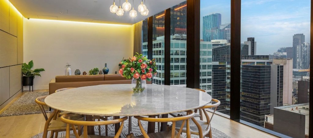 St James Club · dining room