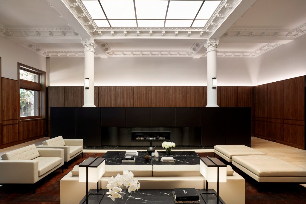 The heritage Corinthian lobby