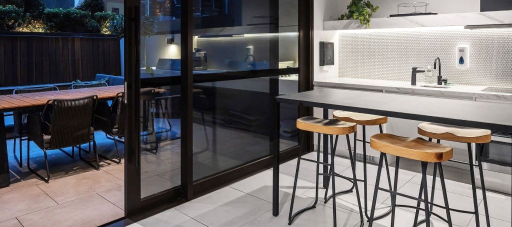 Collins Terrace · alfresco dining