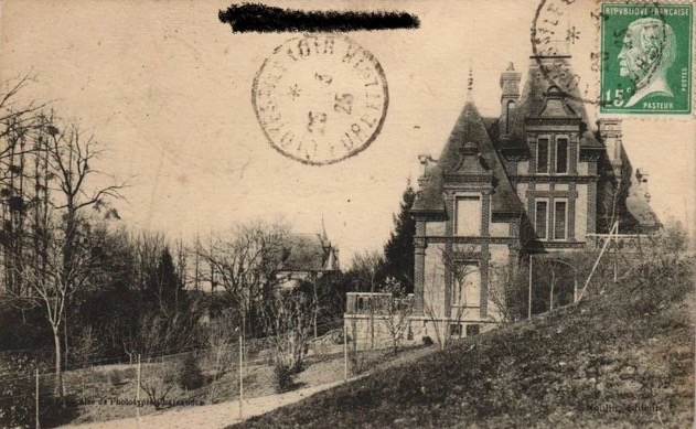 Historical postcard · The manor, circa 1920