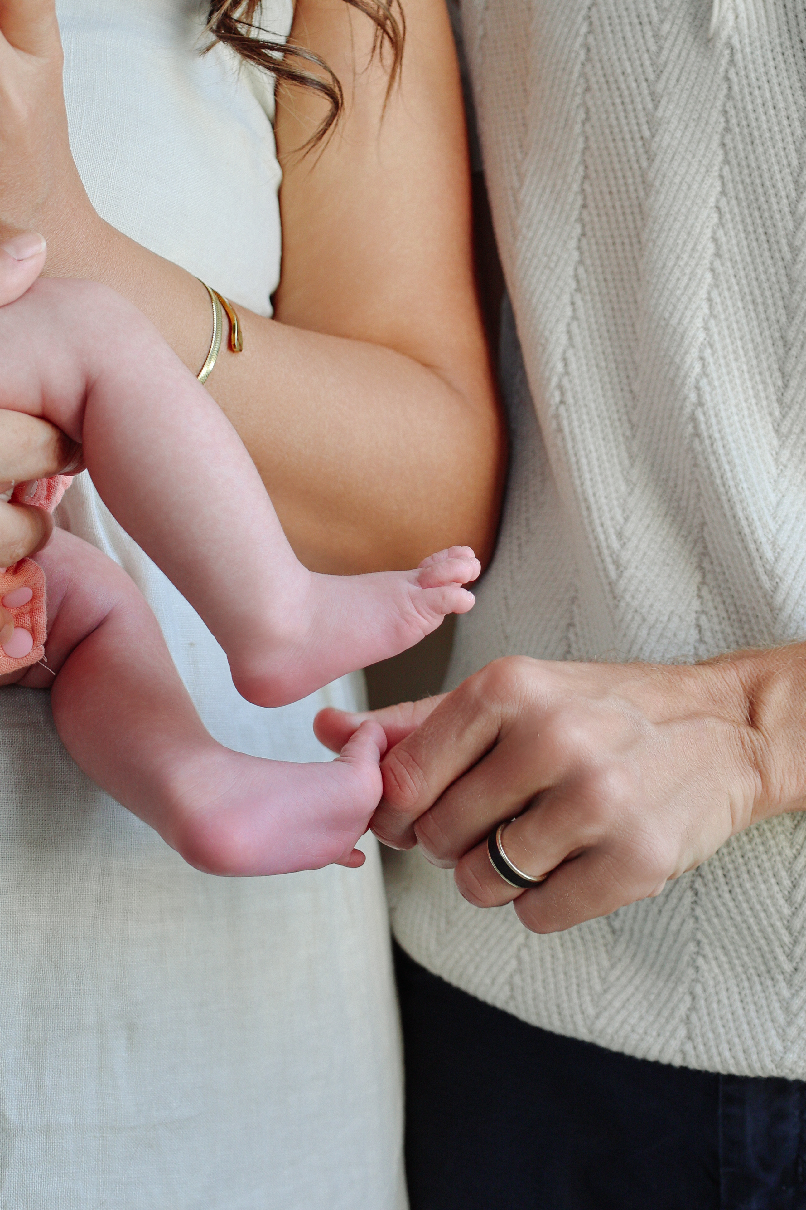 Feminine Forms maternity and family photography