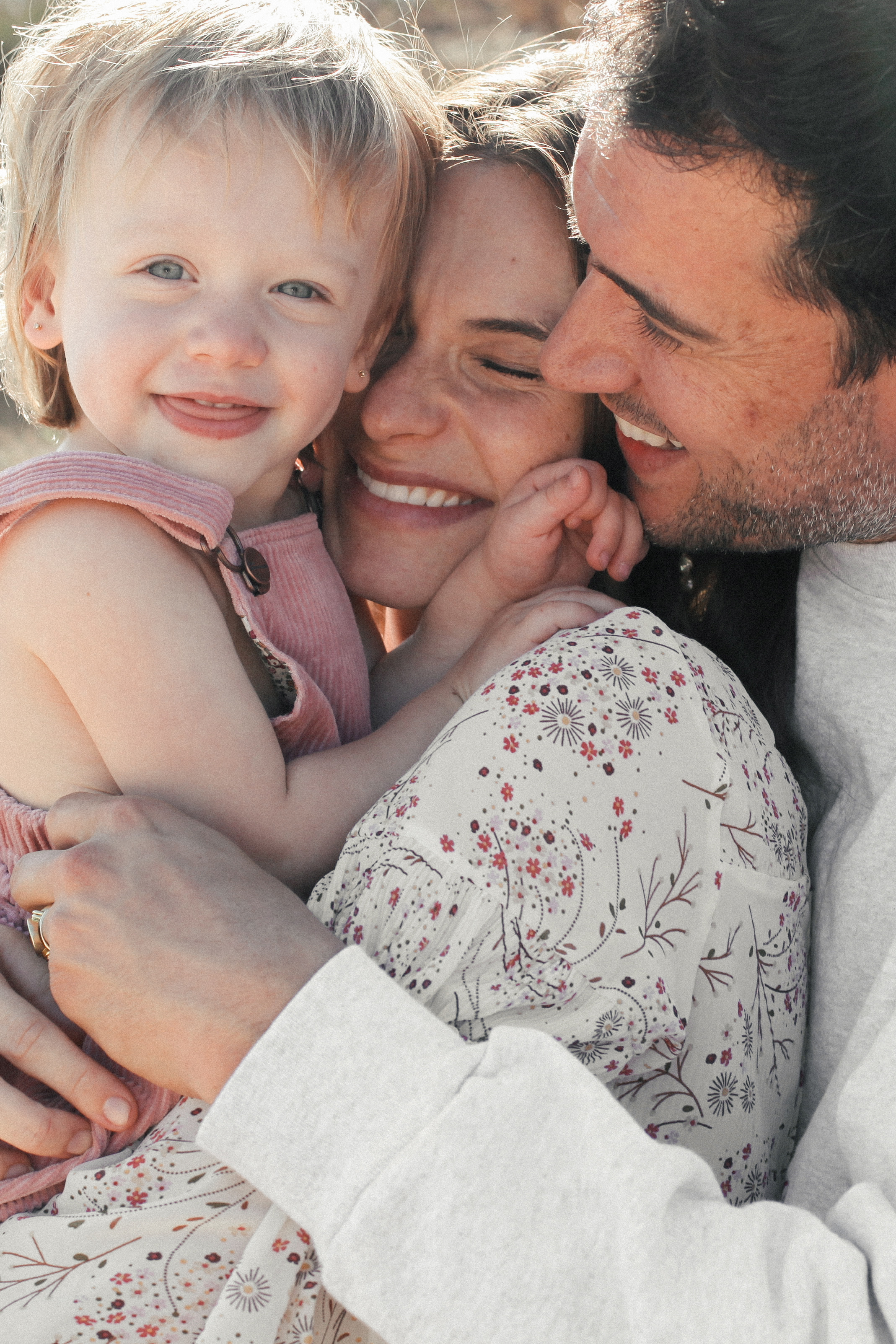 Feminine Forms maternity and family photography