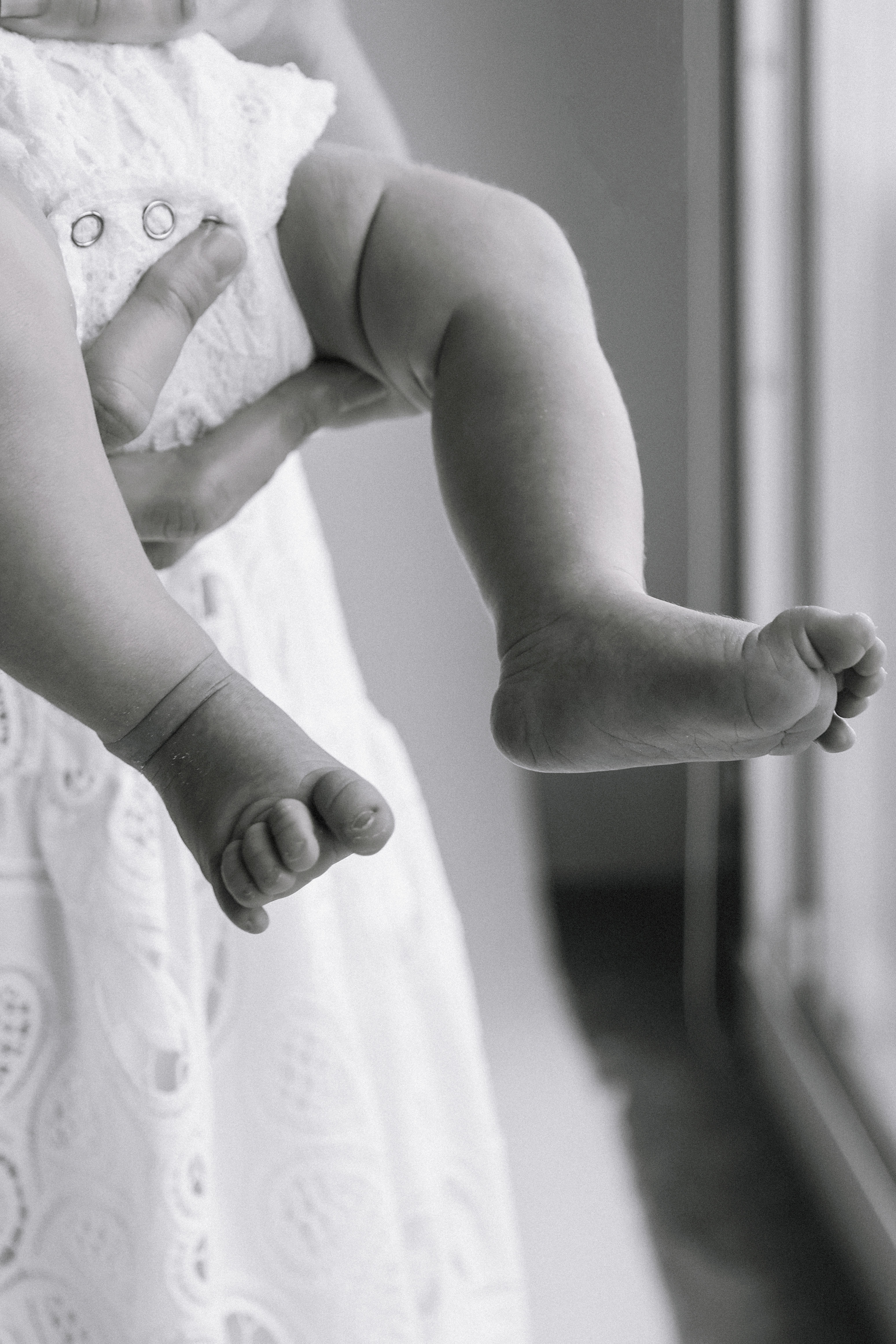 Feminine Forms maternity and family photography