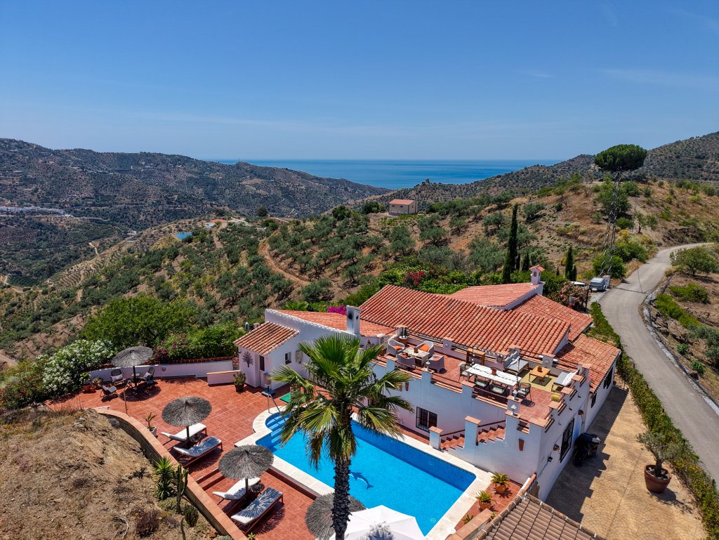 Casa Azafranes nestled in the Andalusian hillside