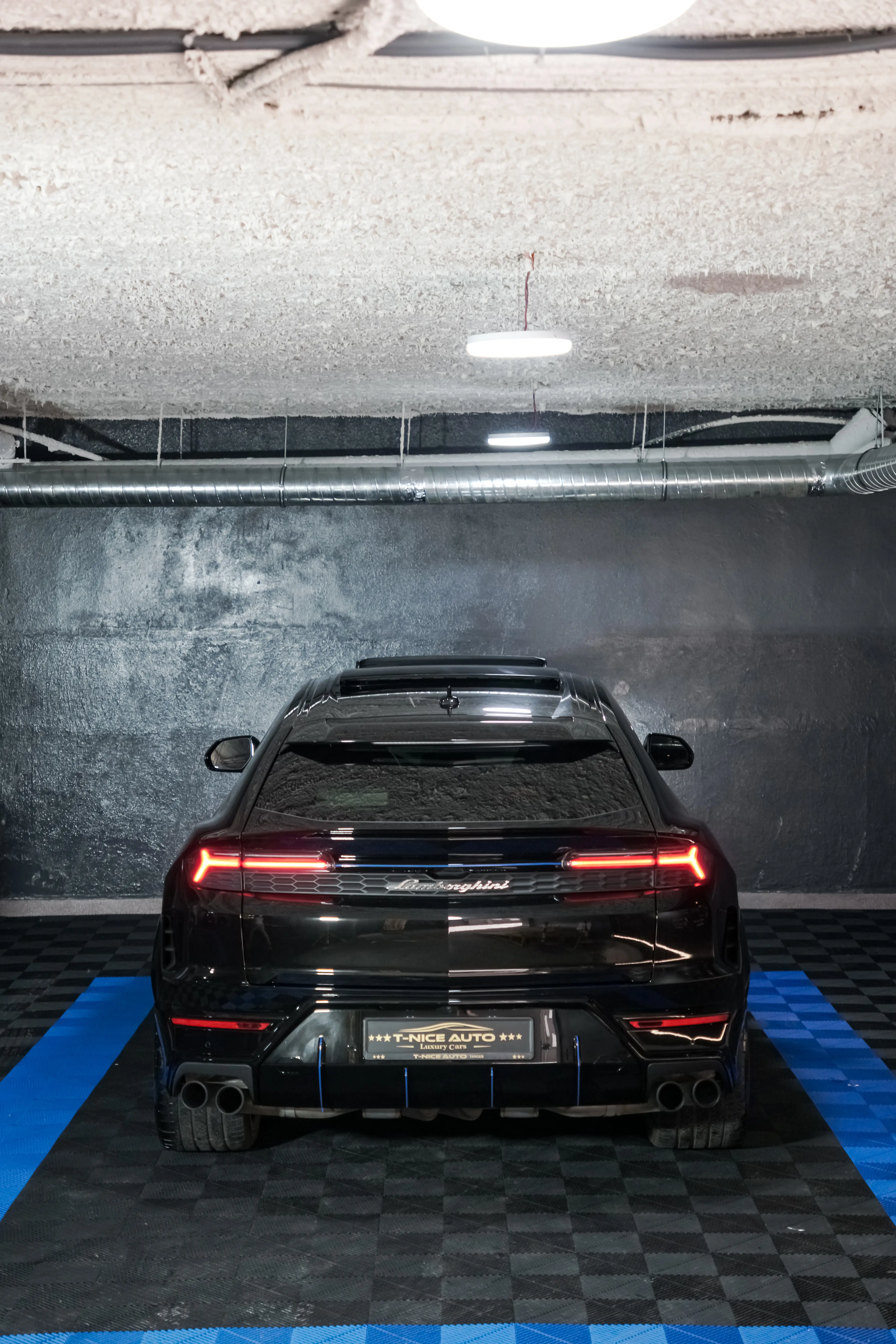T-Nice Auto Showroom — Lamborghini