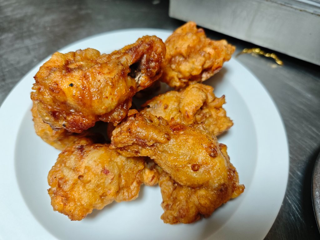 Alas de pollo fritas