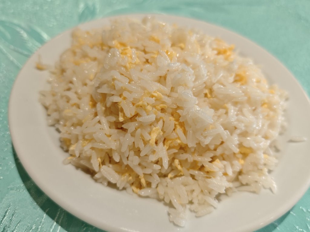Arroz frito con huevos