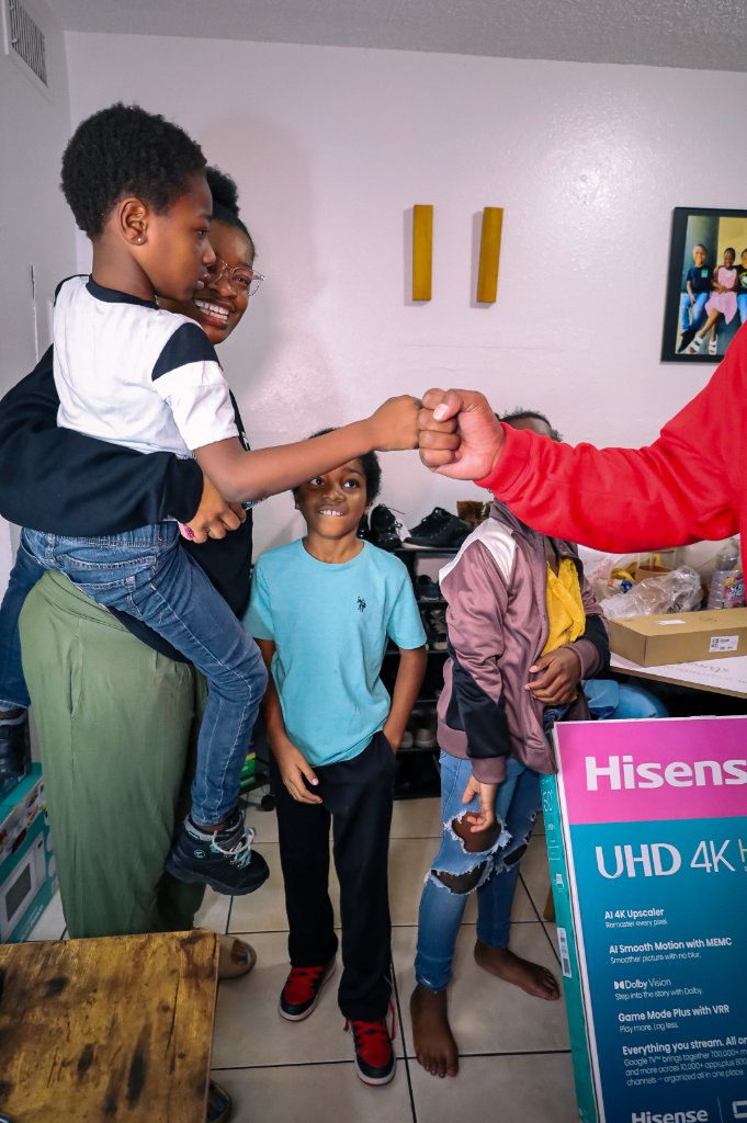 Kids fist bump