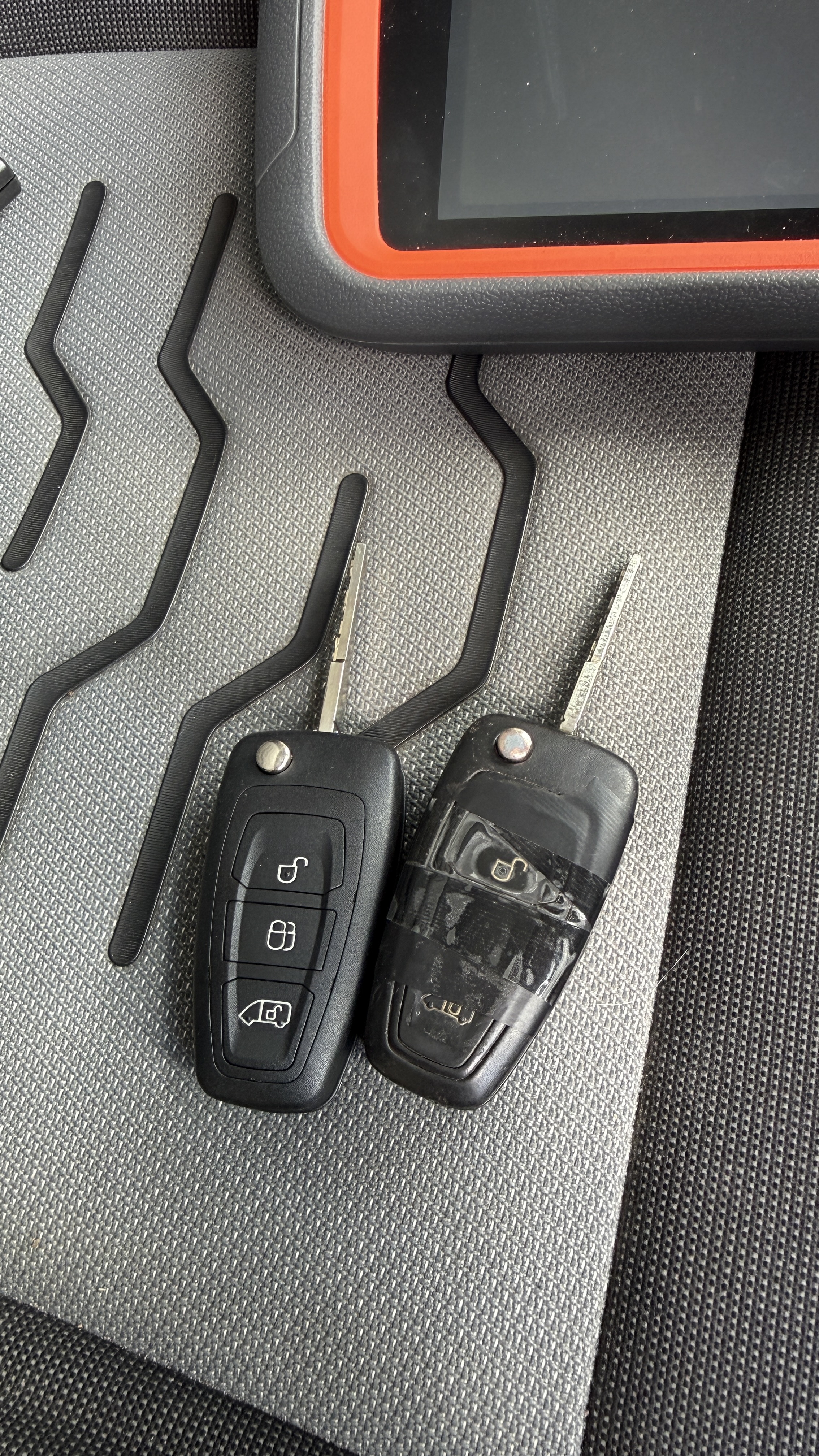 Ford Transit Custom spare key supplied cut and programmed in Watlington Oxfordshire by KeyLogik