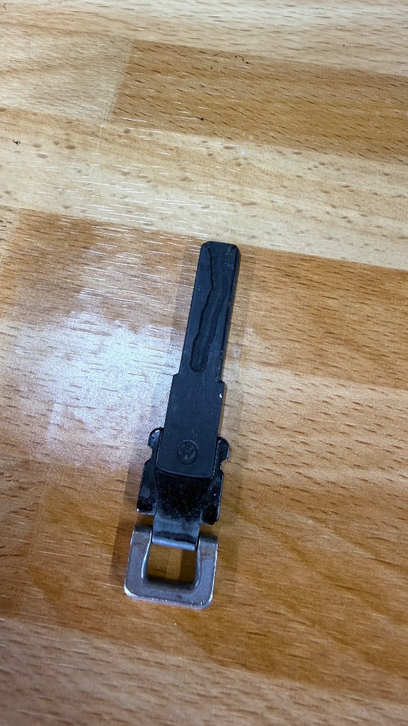 VW Passat key blade cut to profile by KeyLogik in Didcot