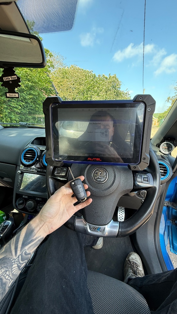 KeyLogik auto locksmith work