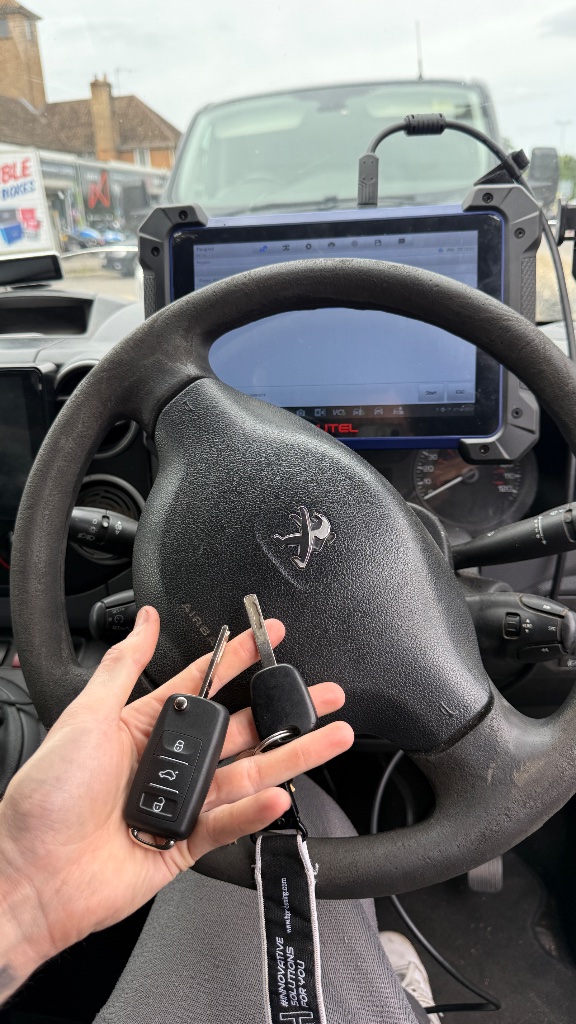 Peugeot Partner spare keys supplied by KeyLogik in Banbury