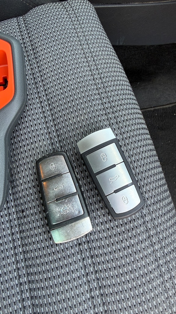 VW Passat spare keys on the seat during programming in Didcot
