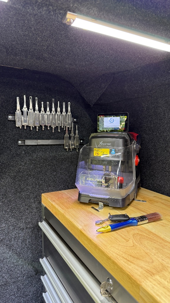 KeyLogik auto locksmith work