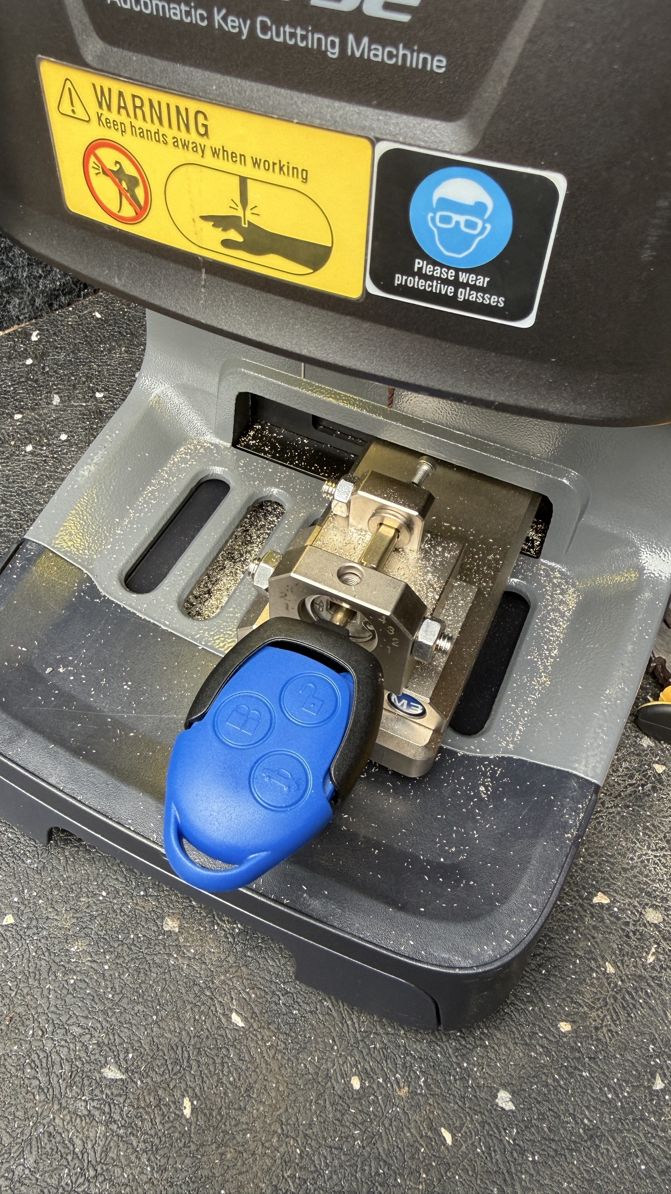 Ford Transit Tibbie key being precision cut on KeyLogik's automatic key cutting machine