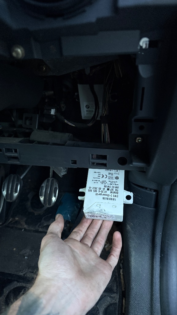 BMW E46 EWS module location behind dashboard during removal by KeyLogik