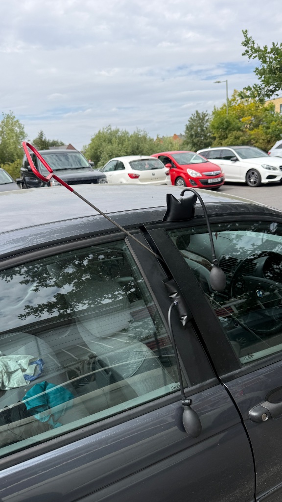 Non-destructive vehicle entry on a BMW E46 in Wantage, Oxfordshire