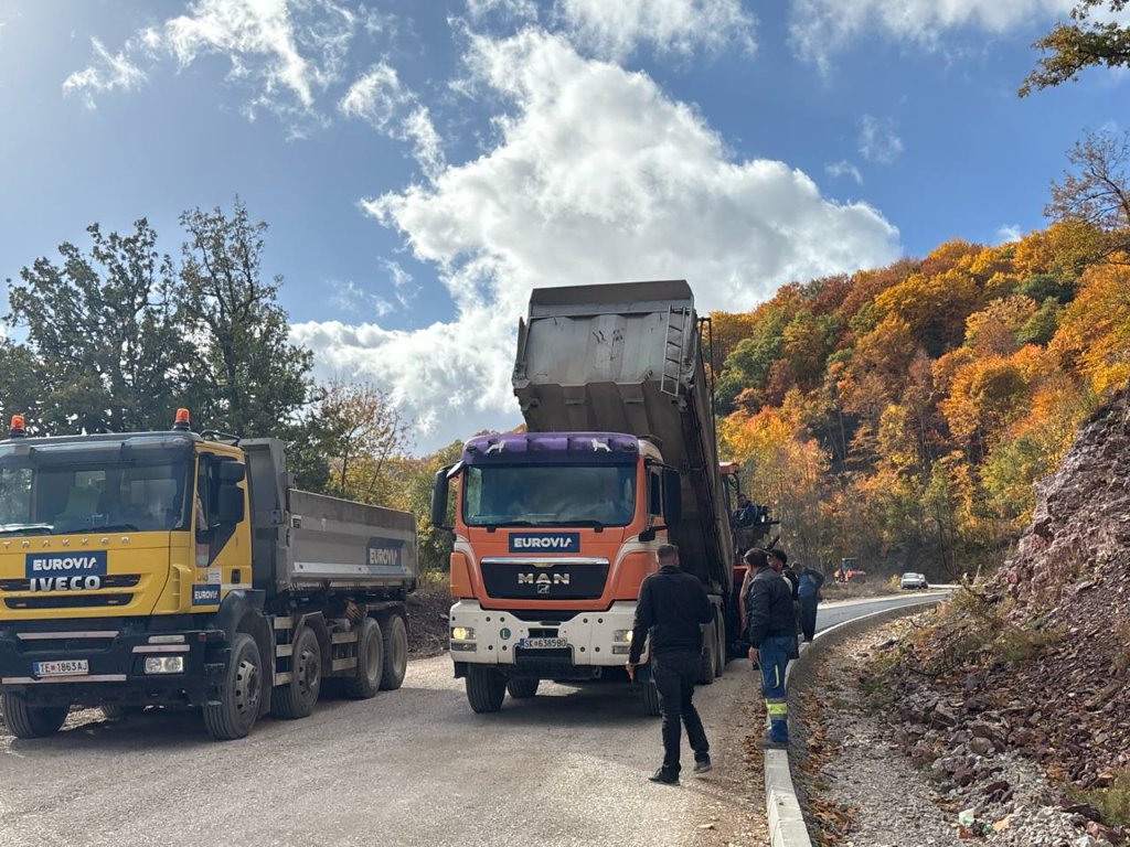 EUROVIA dump trucks on infrastructure project — Western Balkans