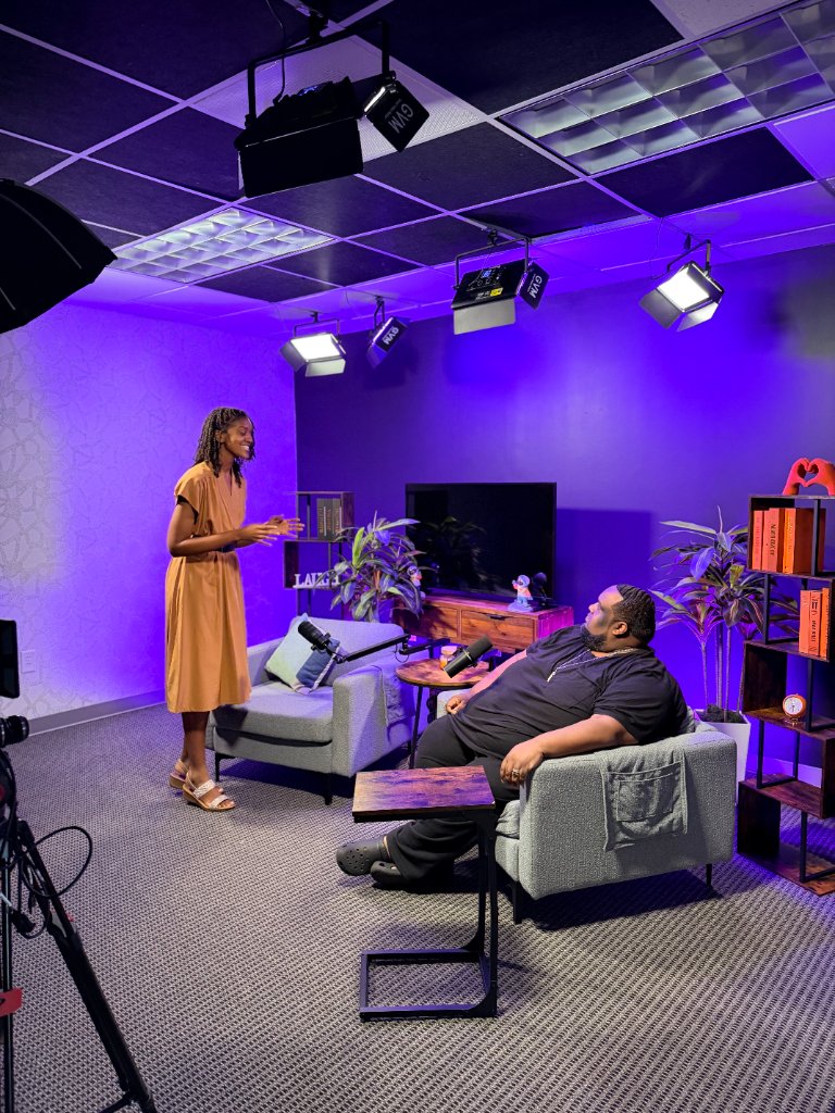 Studio wide angle