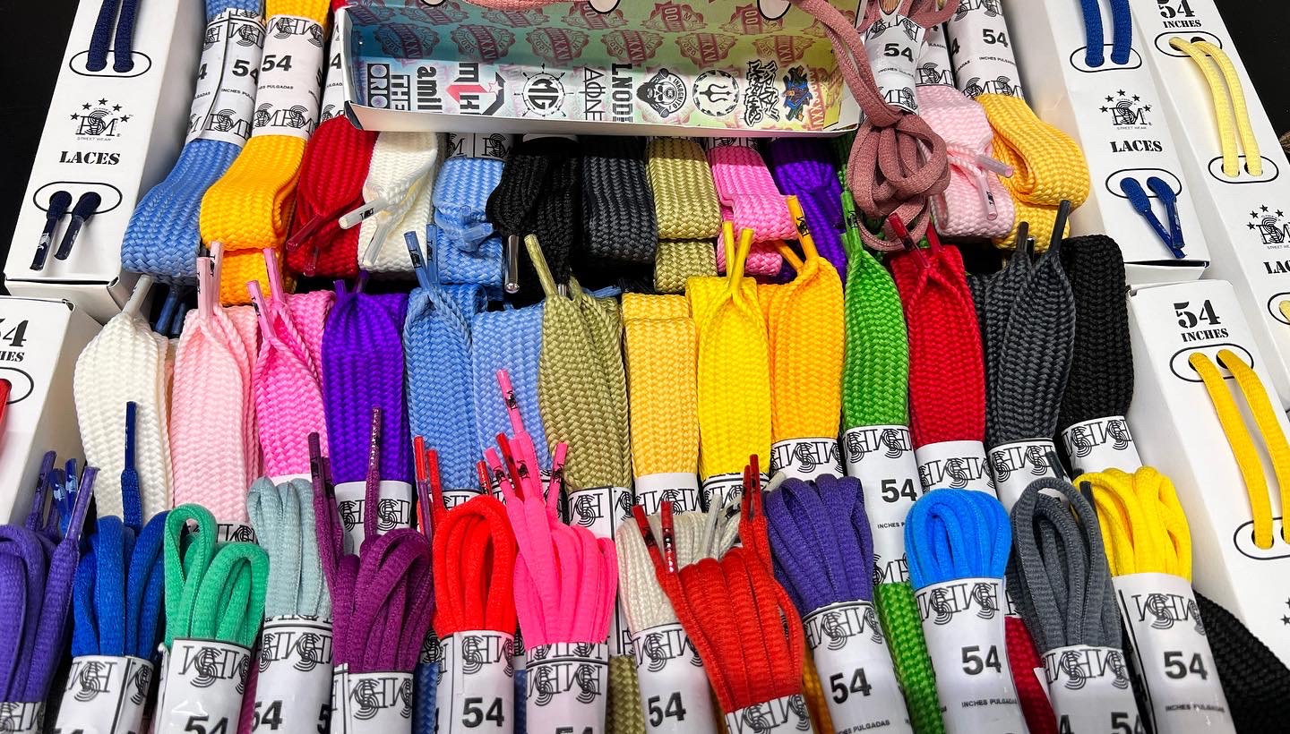 RSM Laces White Box Side