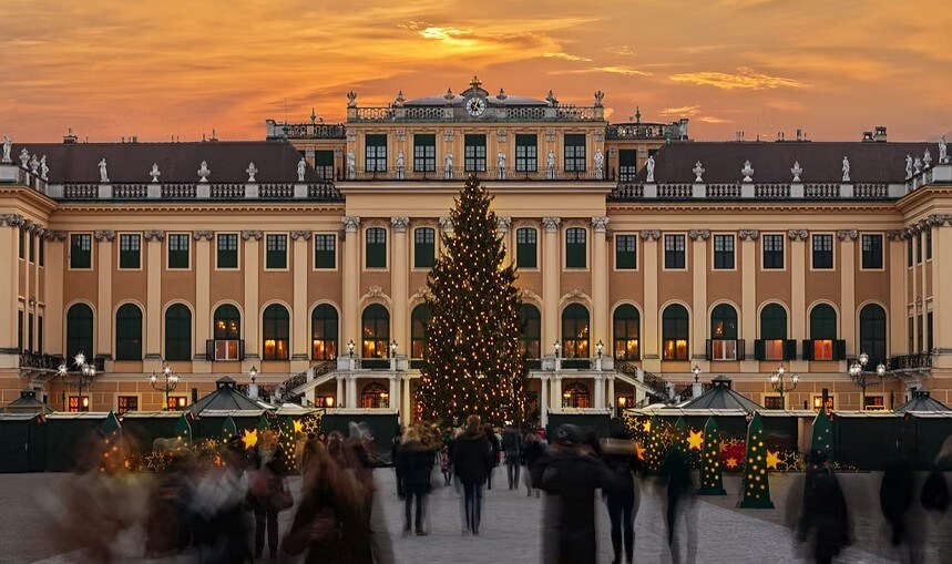 Vienna Christmas Market at Rathausplatz 4