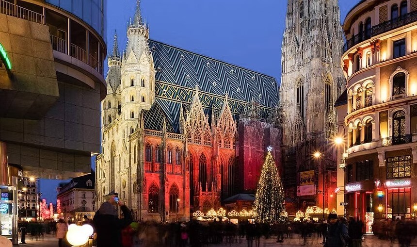 Vienna Christmas Market at Rathausplatz 9