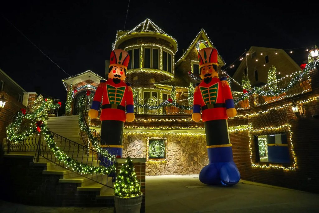 Dyker Heights Christmas Lights 17