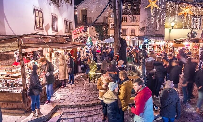 Vienna Christmas Market at Rathausplatz 3