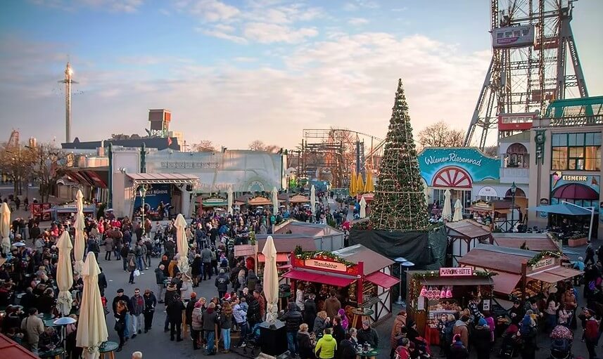 Vienna Christmas Market at Rathausplatz 11