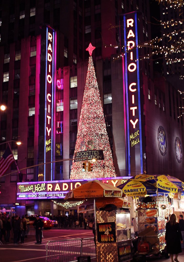 Giant Red Ornament at Sixth Avenue 4