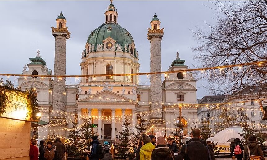 Vienna Christmas Market at Rathausplatz 5