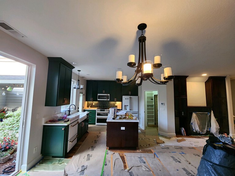 Master Bathroom – Mirror & Vanity View