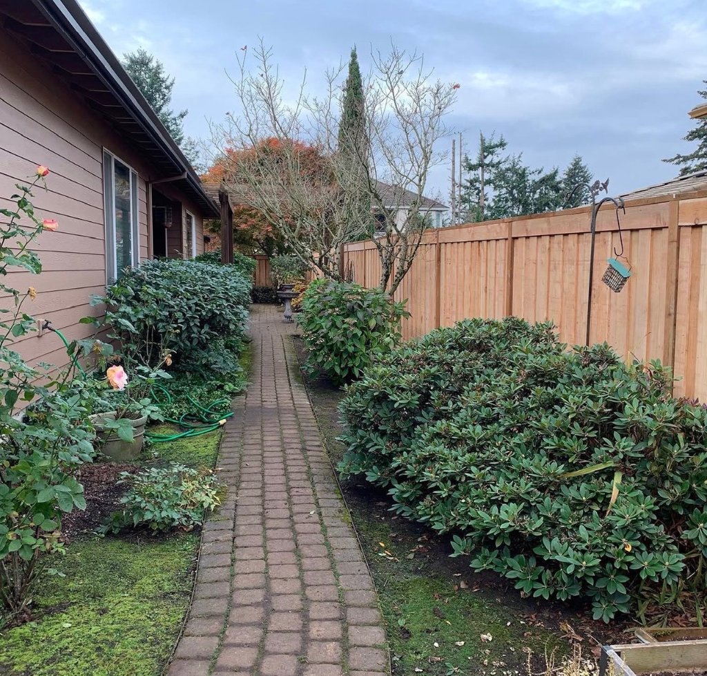 Fencing - Vinyl Stone Panel Fence