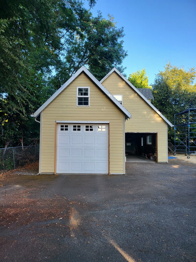 Roofing - Garage After Siding Complete