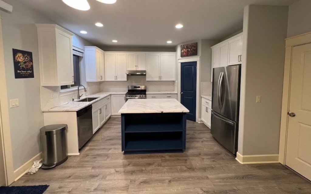 Kitchen Remodel - White Cabinets Blue Island