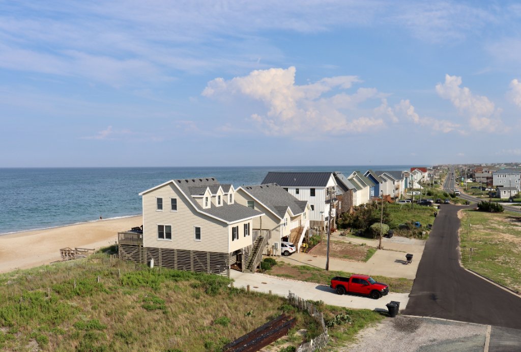 Sun Ease Rentals beach chair and tent setup in Kitty Hawk NC