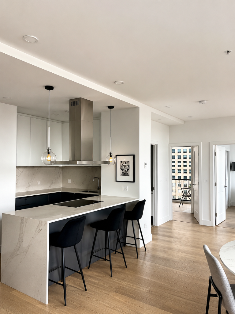 Intérieur moderne et lumineux