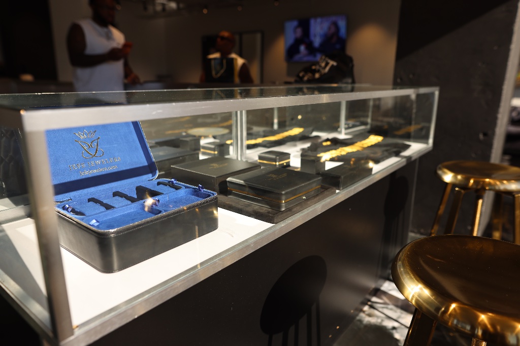 Jefe Jewelers showroom 3